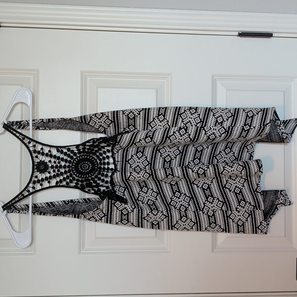 Annianna Black and White Textured Cardigan - Picture 6 of 6